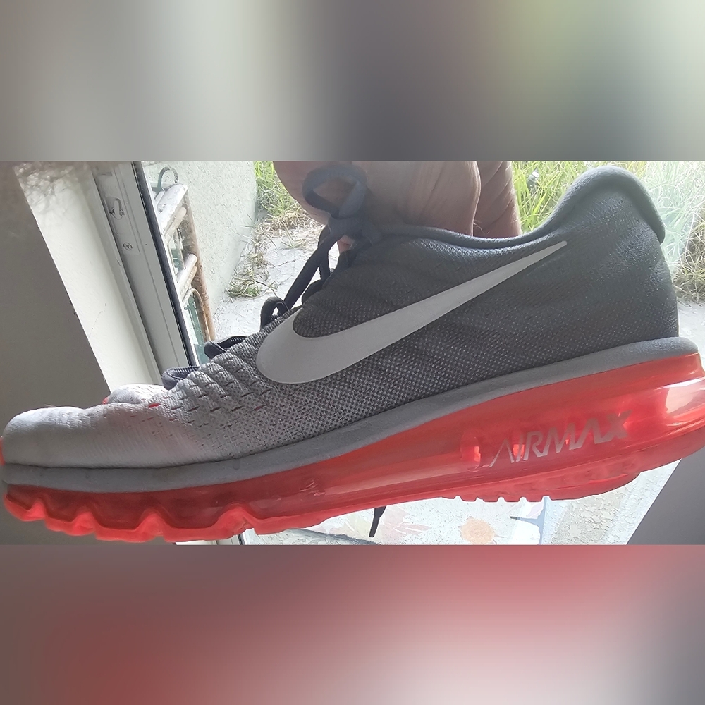 Size 9 Womens - Nike Air Max 2017 Hot Lava